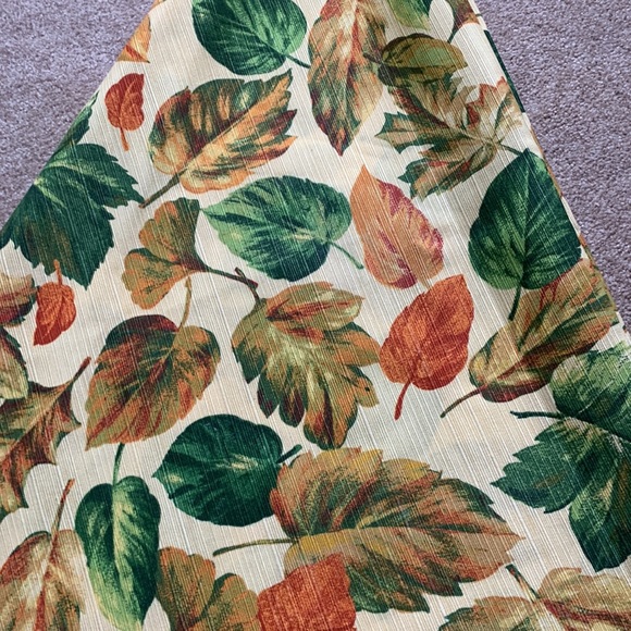 Vintage round FALL tablecloth - Picture 8 of 8